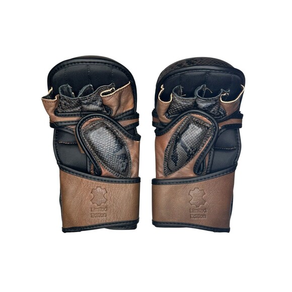 PRO SNAKE PRINT LEATHER HYBRID MMA
GLOVES - Picture 2 of 4